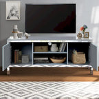 Mueble para TV con acabado de espejo, puertas de gabinete y estantes abiertos