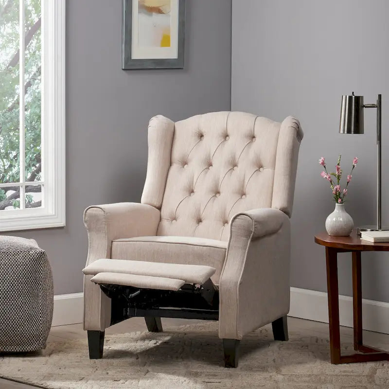 Beige fauteuil met verstelbare rugleuning en oorleuningen