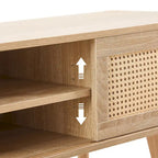 TV-Schrank mit Schiebetüren aus Rattan und verstellbarer Ablage