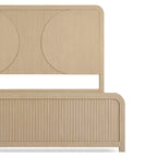 Letto a pannelli in legno di rubberwood con dettagli scanalati