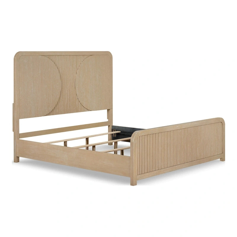 Letto a pannelli in legno di rubberwood con dettagli scanalati