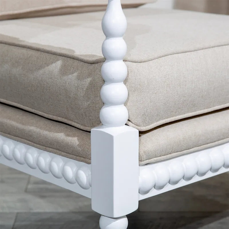Poltrona in tessuto con struttura in legno