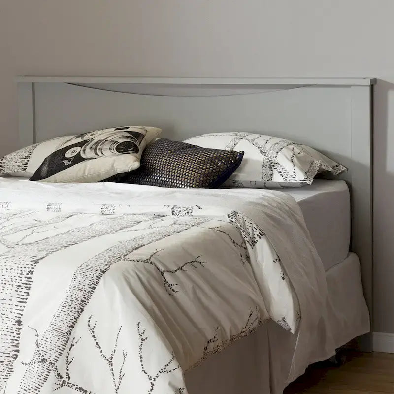 Kopfteil für ein Queensize-Bett mit geschwungener Aussparung