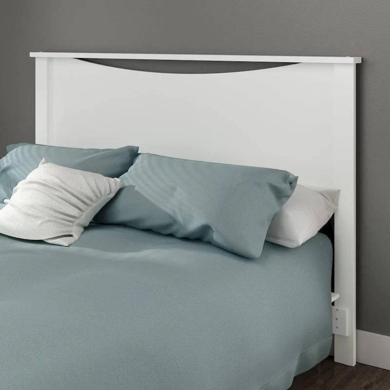 Kopfteil für ein Queensize-Bett mit geschwungener Aussparung