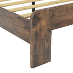 Struttura letto a piattaforma marrone scuro con doghe in legno