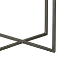 Runder Beistelltisch mit zwei Ebenen, braunen Tischplatten und grauem Metallgestell