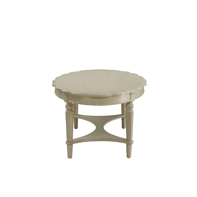 Mesa de centro blanco antiguo con estante inferior