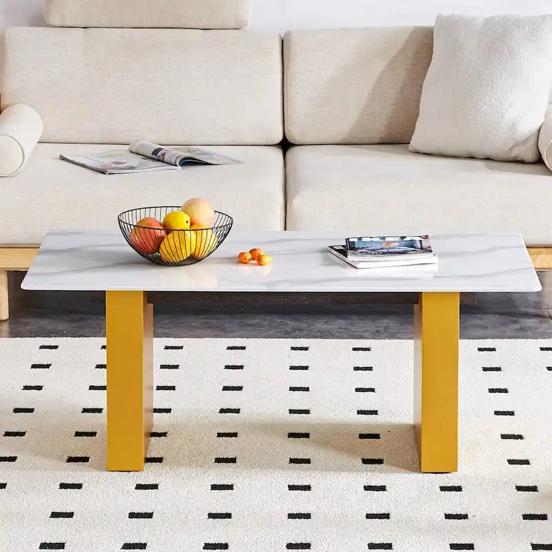 Mesa de centro con tablero de vidrio y soportes de MDF