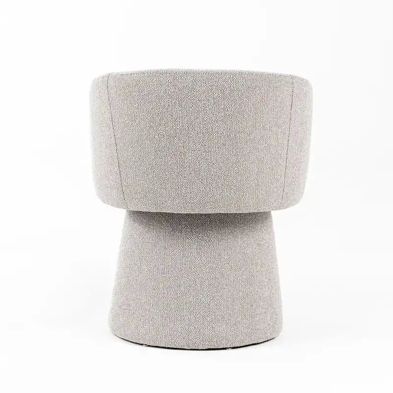 Silla de comedor tapizada gris claro con asiento acolchado