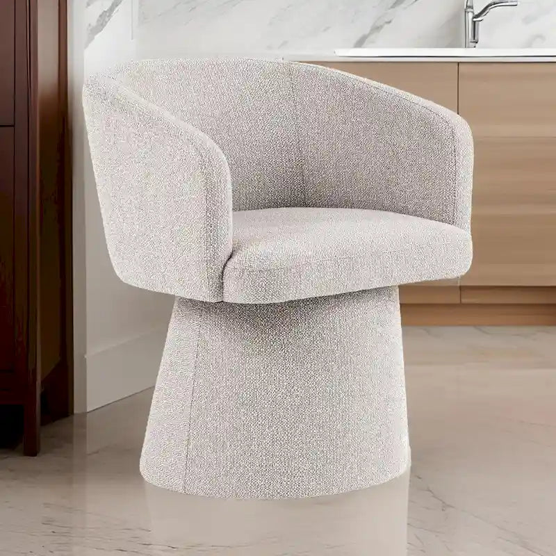 Silla de comedor tapizada gris claro con asiento acolchado
